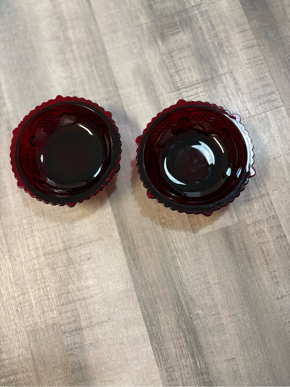 Set of 2 Avon Cape Cod Ruby Red Glass Dessert Berry Bowls Scalloped Vintage - Picture 3 of 10